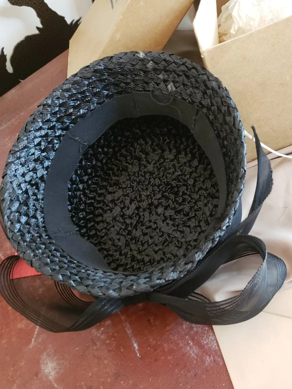 VINTAGE STRAW BLACK BEAUTY HAT - Picture 5 of 11